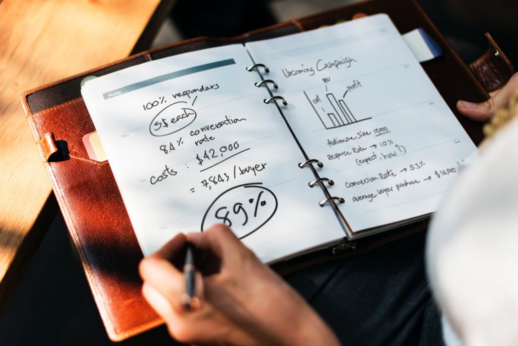 there are a number of advantages to paying influencers to promote a product over paying for an ad on instagram, pic